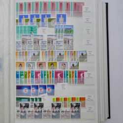 Lot de timbres de Luxembourg neufs** 1921-1985 en 2 albums.