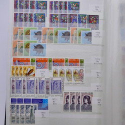 Lot de timbres de Luxembourg neufs** 1921-1985 en 2 albums.