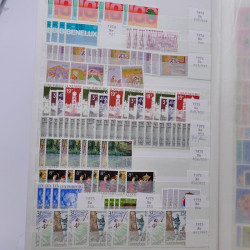 Lot de timbres de Luxembourg neufs** 1921-1985 en 2 albums.
