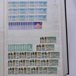 Lot de timbres de Luxembourg neufs** 1921-1985 en 2 albums.