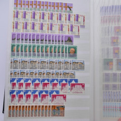 Lot de timbres de Luxembourg neufs** 1921-1985 en 2 albums.