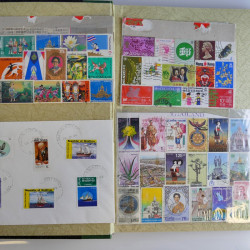 Vrac philatélique de timbres du monde en un carton.