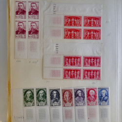 Vrac philatélique de timbres du monde en un carton.