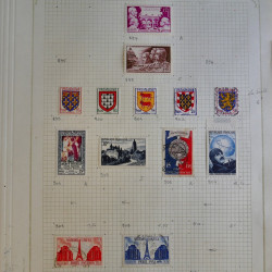 Vrac philatélique de timbres du monde en un carton.