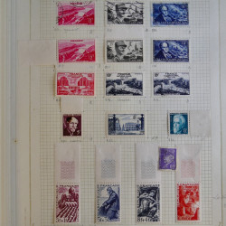 Vrac philatélique de timbres du monde en un carton.