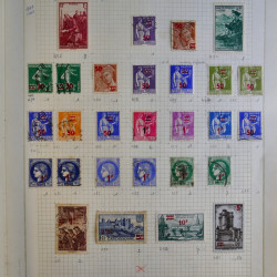 Vrac philatélique de timbres du monde en un carton.