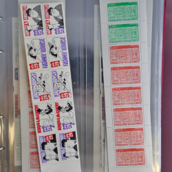 Vrac philatélique de timbres du monde en un carton.