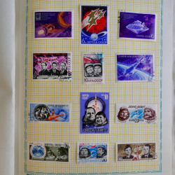 Vrac philatélique de timbres du monde en un carton.