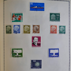 Vrac philatélique de timbres d'Allemagne et Suisse en un carton.