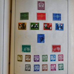 Vrac philatélique de timbres d'Allemagne et Suisse en un carton.