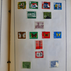 Vrac philatélique de timbres d'Allemagne et Suisse en un carton.