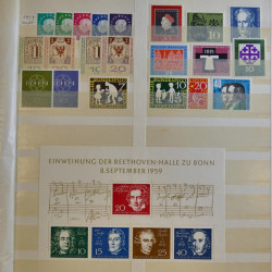 Vrac philatélique de timbres d'Allemagne et Suisse en un carton.
