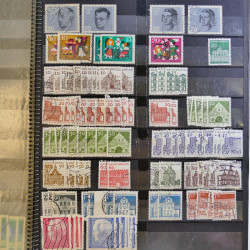 Vrac philatélique de timbres d'Allemagne et Suisse en un carton.