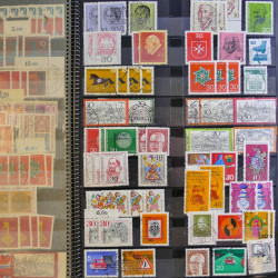 Vrac philatélique de timbres d'Allemagne et Suisse en un carton.