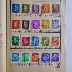Vrac philatélique de timbres d'Allemagne et Suisse en un carton.