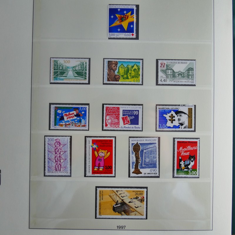 France – Collection De 300 Timbres Différents – Lot Varié Pour Philatélistes Et Curieux