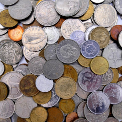 Monnaies anciennes du monde - paquet 1 kilo.
