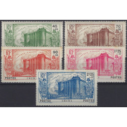 Inini timbres N°31-35 série de la révolution neuf*.