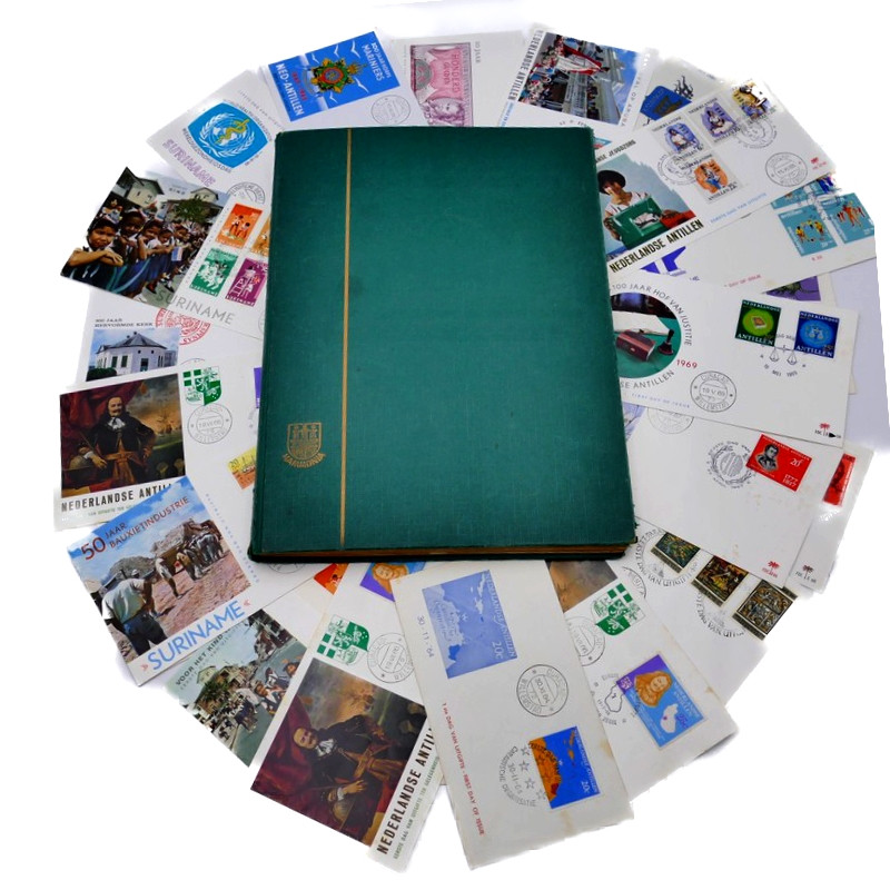Lot de timbres et commémoratifs Antilles néerlandaises neufs et oblitérés.