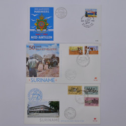 Lot de timbres et commémoratifs Antilles néerlandaises neufs et oblitérés.