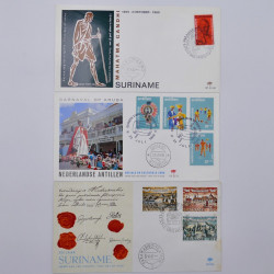 Lot de timbres et commémoratifs Antilles néerlandaises neufs et oblitérés.