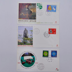 Lot de timbres et commémoratifs Antilles néerlandaises neufs et oblitérés.