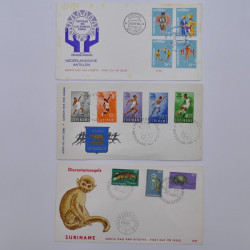 Lot de timbres et commémoratifs Antilles néerlandaises neufs et oblitérés.