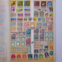 Lot de timbres et commémoratifs Antilles néerlandaises neufs et oblitérés.