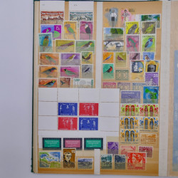Lot de timbres et commémoratifs Antilles néerlandaises neufs et oblitérés.