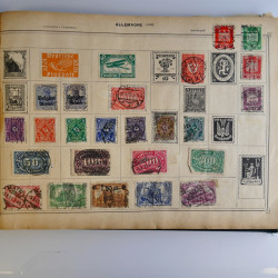 Vrac philatélique de timbres du monde en un carton.