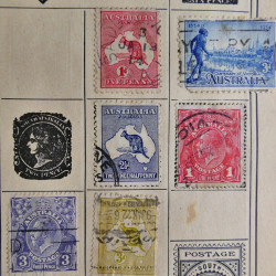 Vrac philatélique de timbres du monde en un carton.