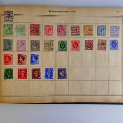 Vrac philatélique de timbres du monde en un carton.