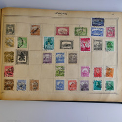 Vrac philatélique de timbres du monde en un carton.