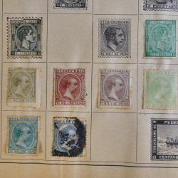 Vrac philatélique de timbres du monde en un carton.