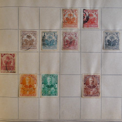 Vrac philatélique de timbres du monde en un carton.