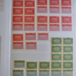 Vrac philatélique de timbres du monde en un carton.