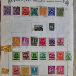 Vrac philatélique de timbres du monde en un carton.