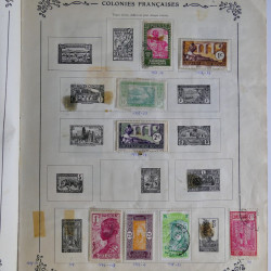 Vrac philatélique de timbres du monde en un carton.