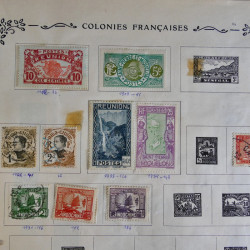Vrac philatélique de timbres du monde en un carton.