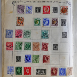 Vrac philatélique de timbres du monde en un carton.