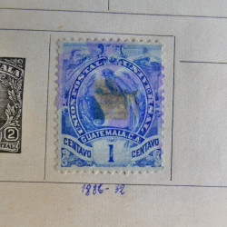 Vrac philatélique de timbres du monde en un carton.