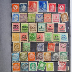 Vrac philatélique de timbres du monde en un carton.