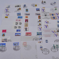 Vrac philatélique de timbres du monde en un carton.