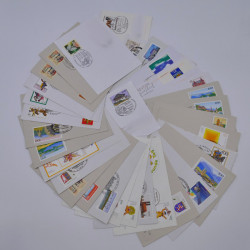 Vrac philatélique de timbres du monde en un carton.