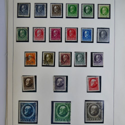 Vrac philatélique de timbres du monde en un carton.