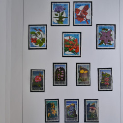 Vrac philatélique de timbres du monde en un carton.