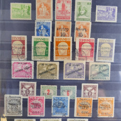 Vrac philatélique de timbres du monde en un carton.