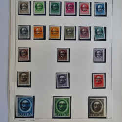 Vrac philatélique de timbres du monde en un carton.
