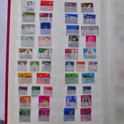 Lot de timbres d'Allemagne RFA 1949-1990 oblitérés en album.
