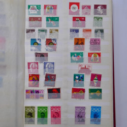 Lot de timbres d'Allemagne RFA 1949-1990 oblitérés en album.